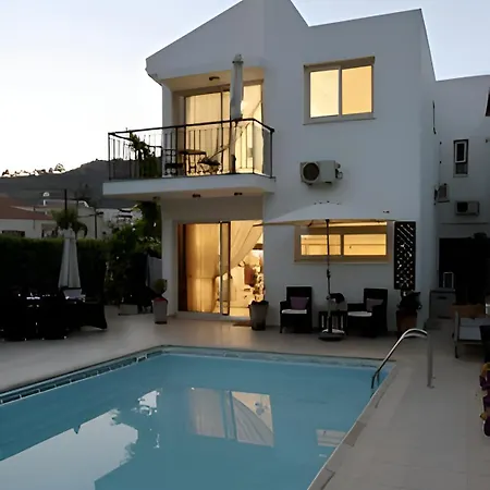 Lovely With Private Pool *